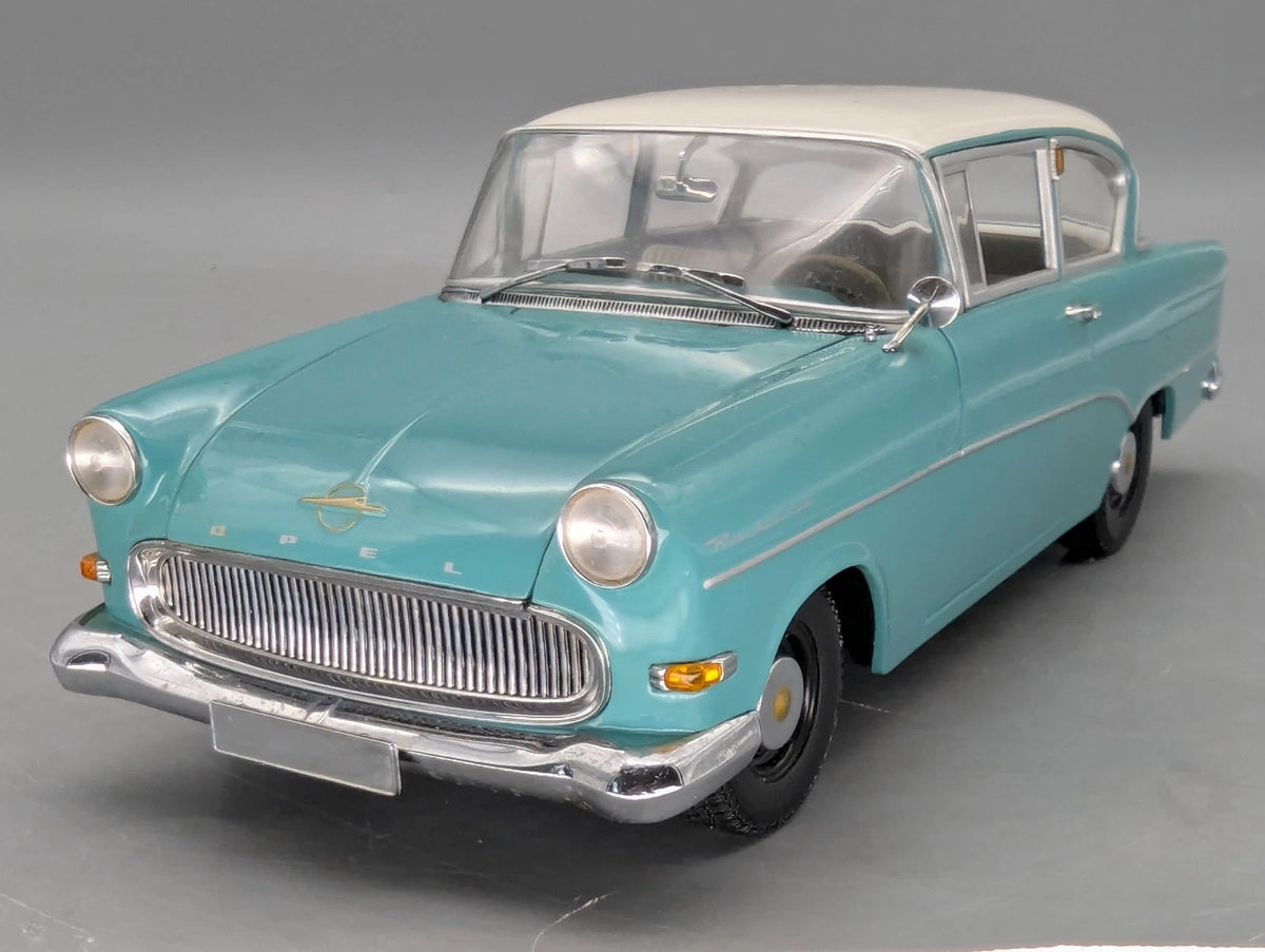 Modellautos 1:18 Minichamps Opel Rekord P1 1958 Türkisblau mit OVP