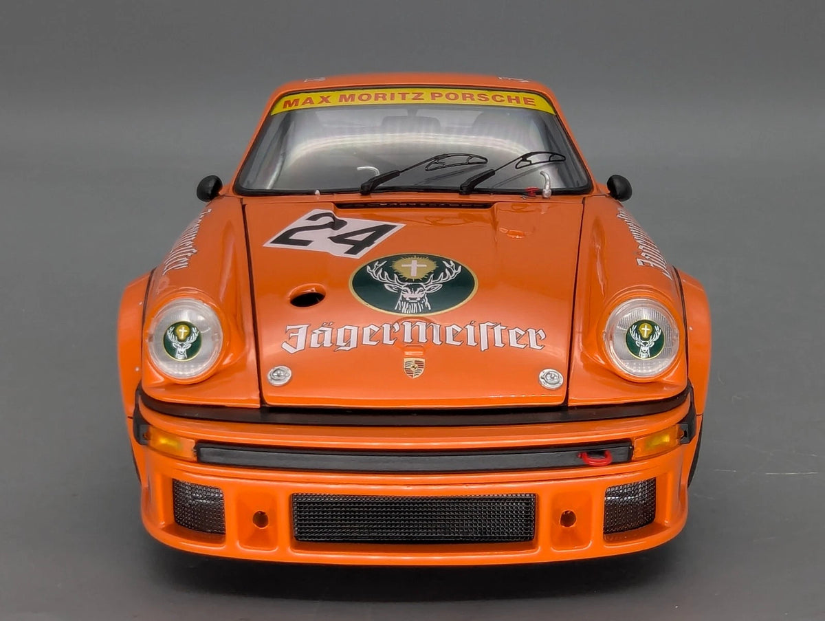 Modellautos 1:18 Schuco Porsche 934 RSR Jägermeister Max und Moritz #24 mit OVP