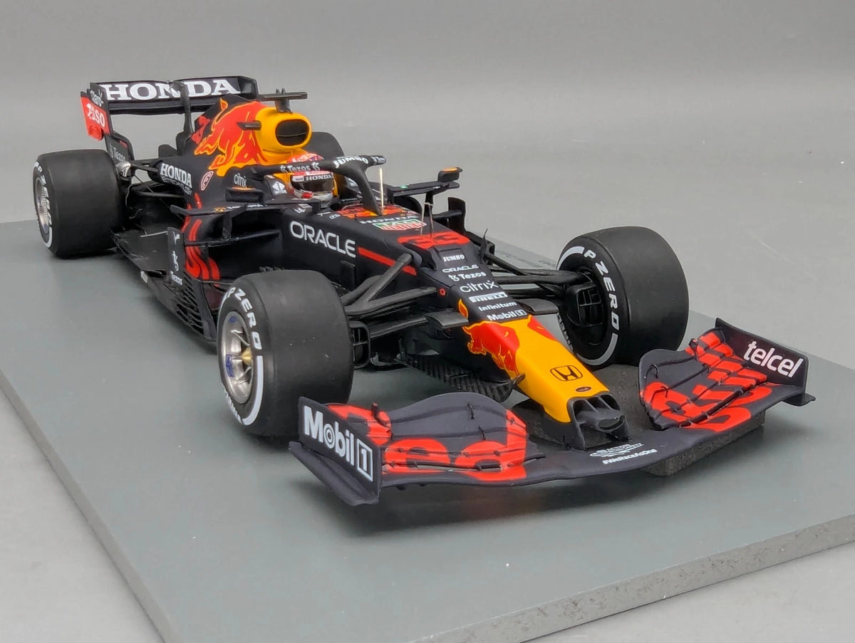 Modellautos 1:18 Spark Honda  Red Bull RB16B WINNER  NL 2021 #33 Verstappen OVP
