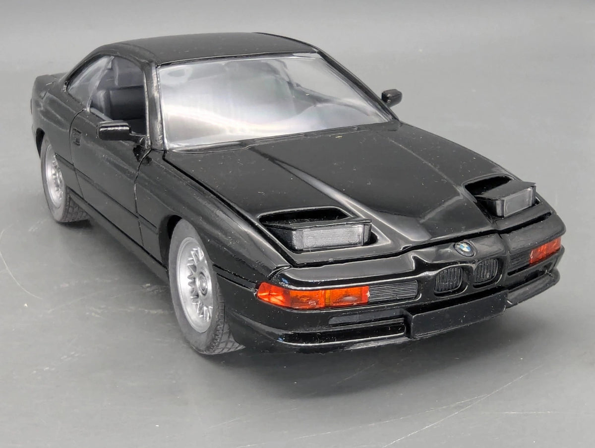 Modellautos 1:24 Schabak BMW 850i Schwarz mit OVP