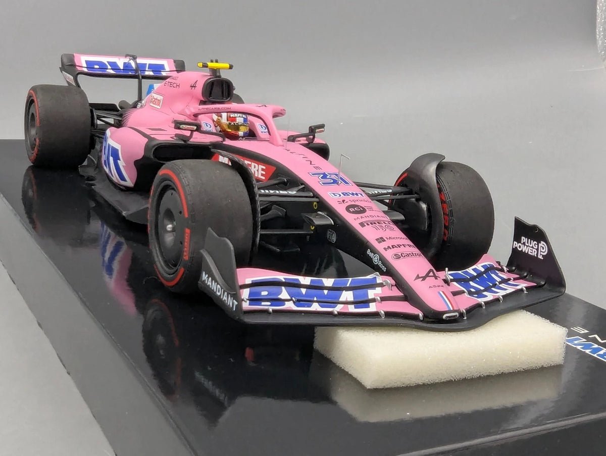 Modellautos 1:18 Minichamps BWT Alpine Bahrain GP 2022 #31 Esteban Ocon mit OVP