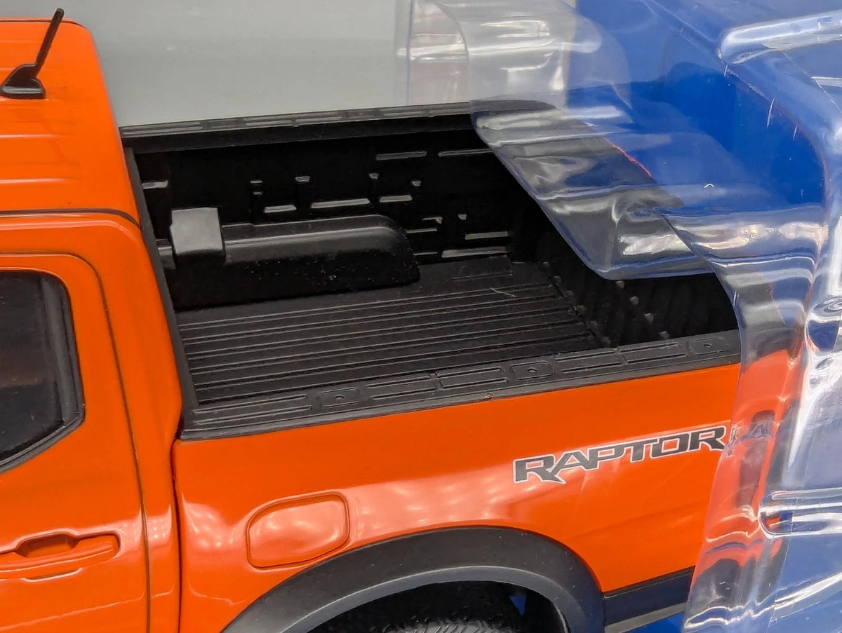 Modellautos 1:18 MCG Modelcar Group Ford Raptor 2022 Orange mit OVP