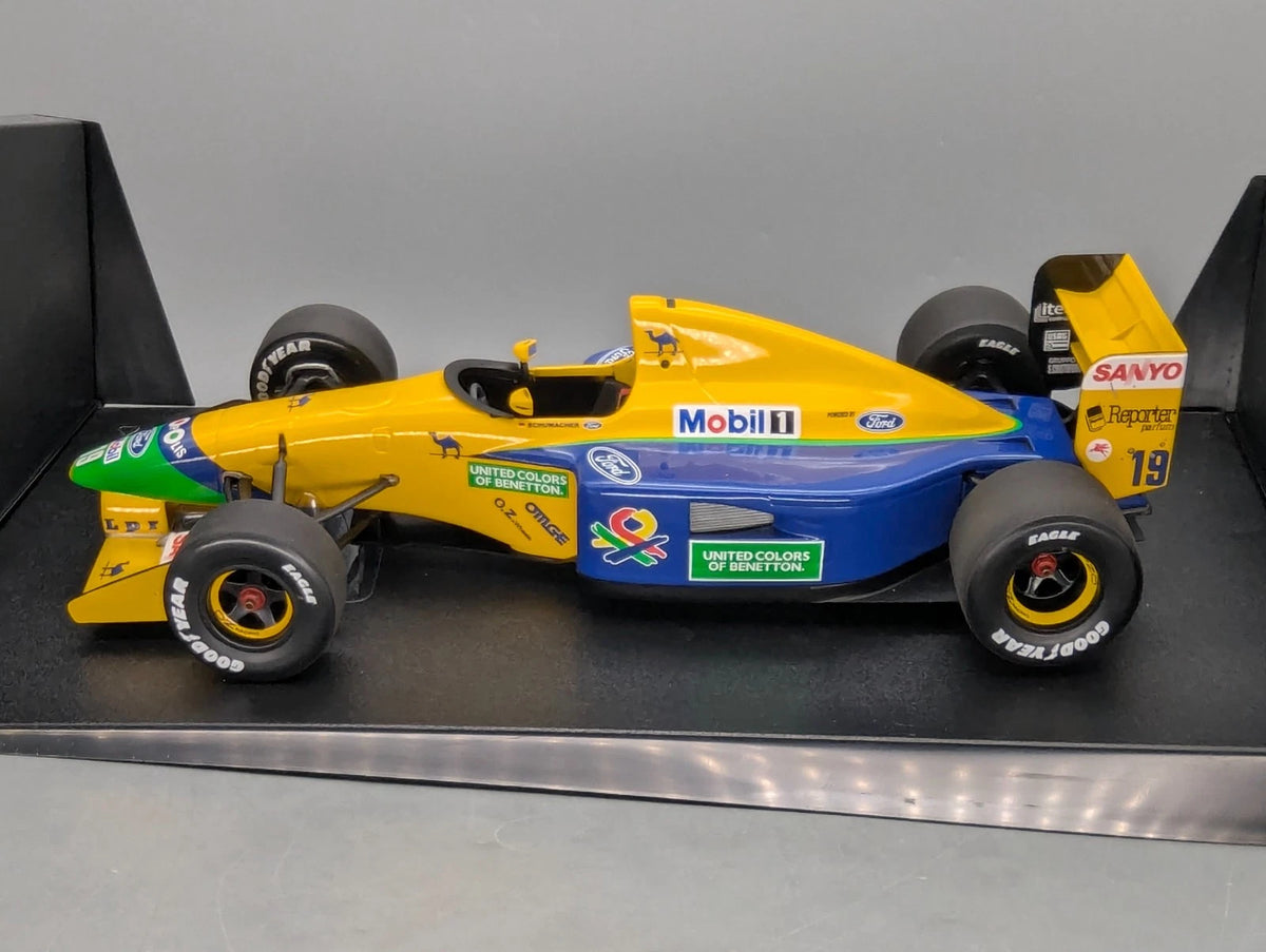 Modellautos 1:18 Minichamps Benetton Ford B191B Early 1992 #19 M. Schumacher OVP