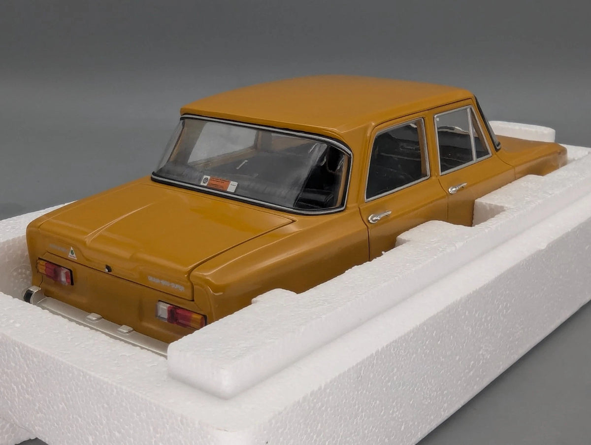 Modellautos 1:18 Minichamps Alfa Romeo Giulia 1300 Super 1970 Ocker Ochre OVP