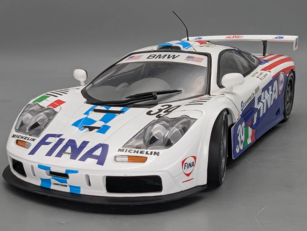 Modellautos 1:18 UT Models McLaren F1 GTR Le Mans 1996 #39 mit Dealer OVP