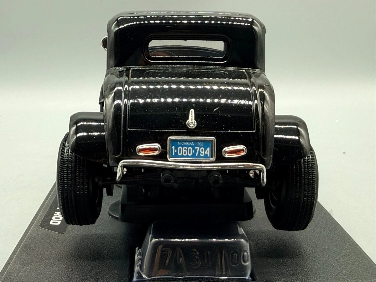 Modellautos 1:18 Motor Max Ford Hot Rod 1932 Schwarz mit OVP