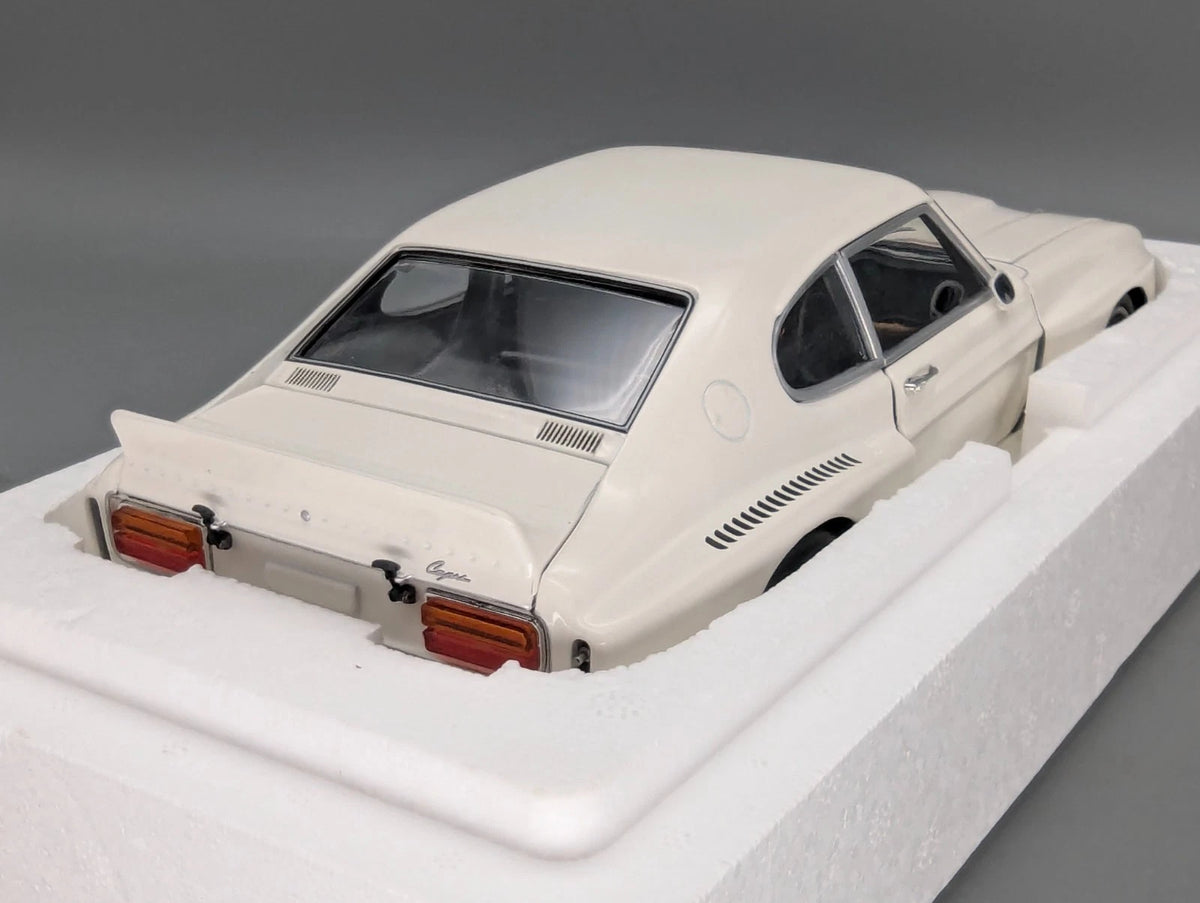 Modellautos 1:18 Minichamps Ford Capri RS 3100 1974 Weiß mit OVP