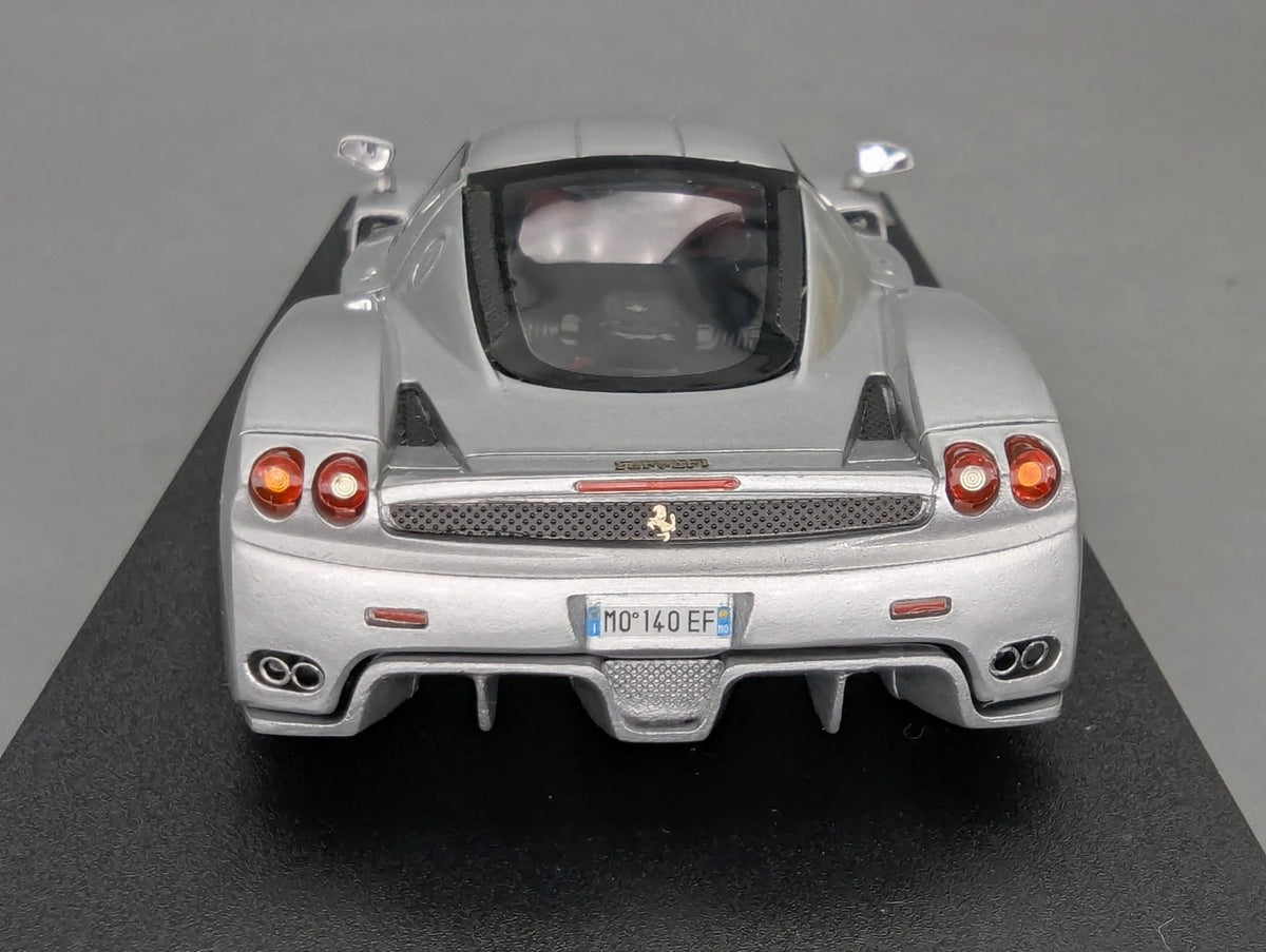 Modellautos 1:43 BBR Ferrari Enzo 2002 mit Vitrine und OVP