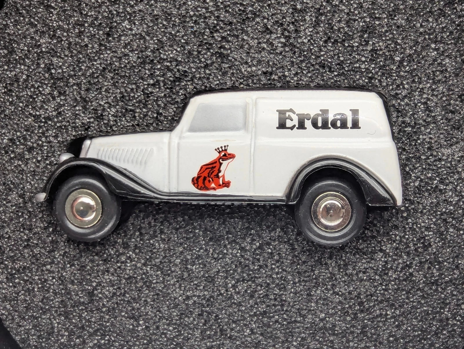 Modellautos 1:90 Schuco Piccolo-Set Erdal Schuhcreme Mercedes Benz 170V in OVP