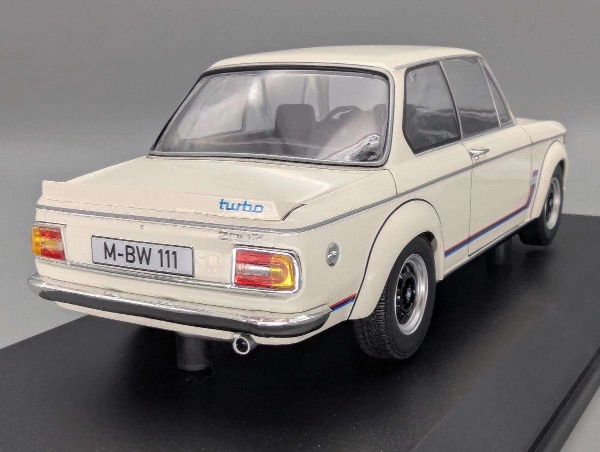 Modellautos 1:18 Minichamps BMW 2002 Turbo 1973 Weiß mit OVP