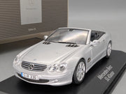 Modellautos 1:43 Minichamps Mercedes Benz SL Klasse Silber Metallic Dealer OVP