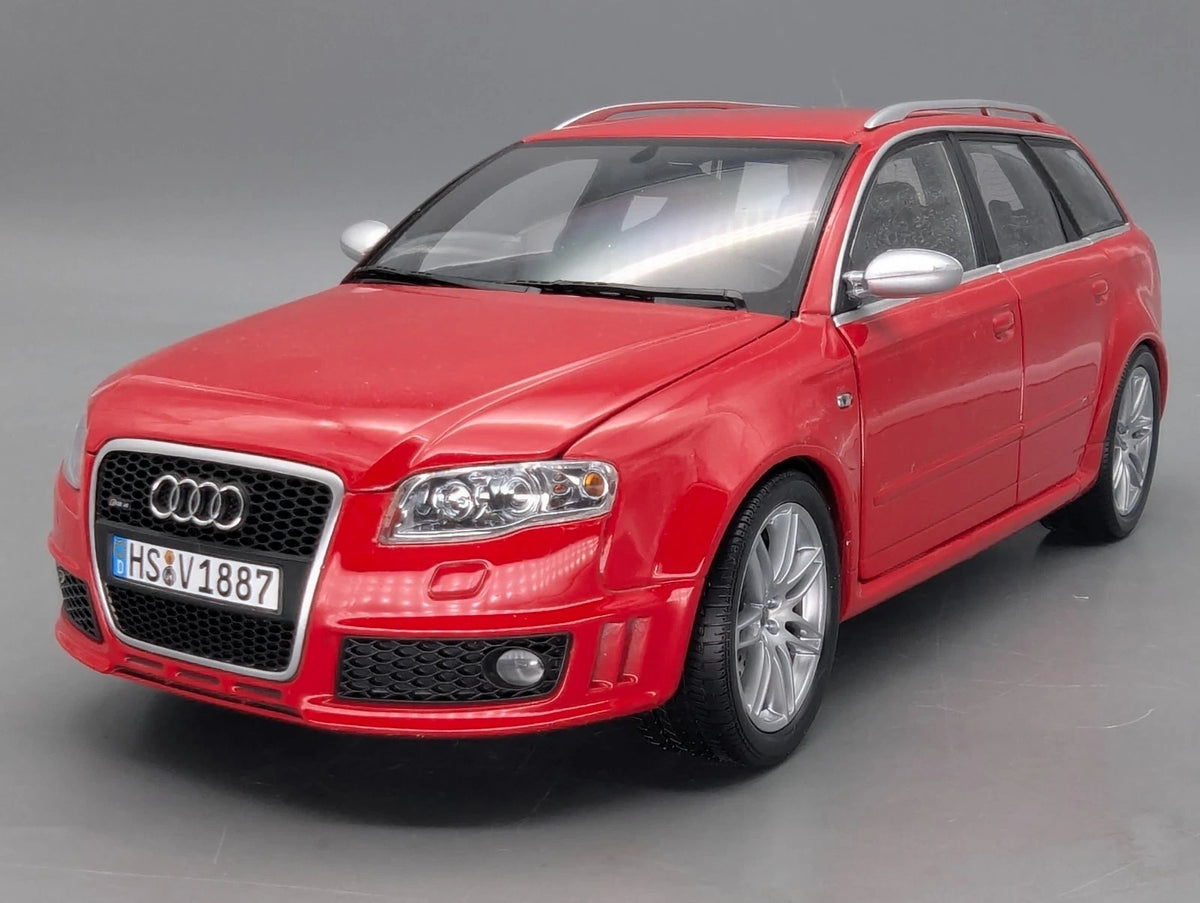 Modellautos 1:18 Minichamps Audi RS 4 Avant 2006 Rot mit OVP