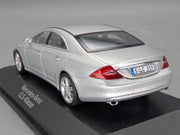 Modellautos 1:43 Minichamps Mercedes Benz CLS-Klasse mit Dealer OVP