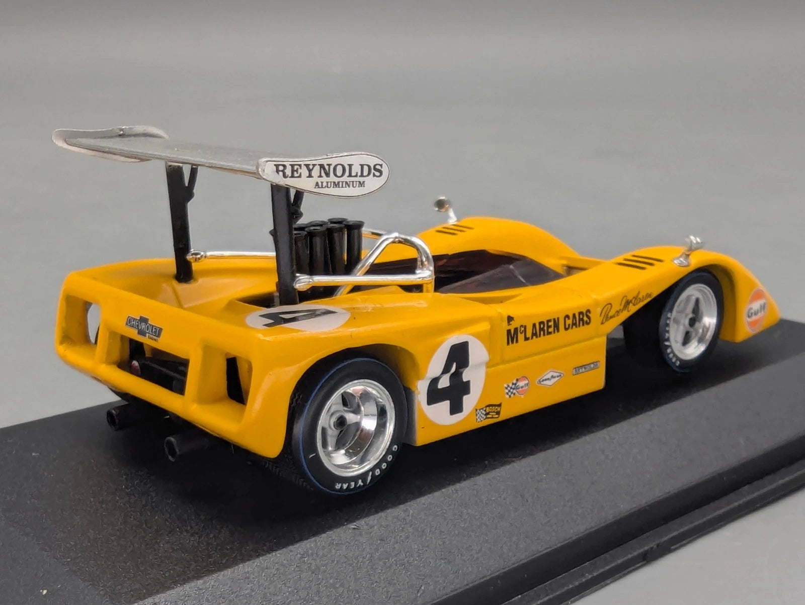 Modellautos 1:43 Minichamps McLaren M8B Can Am Series 1969 Champion #4 mit OVP