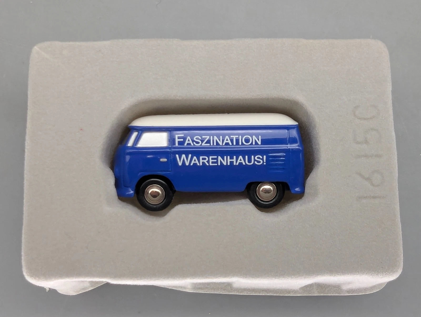 Modellautos 1:90 Schuco Piccolo Volkswagen VW Bus T1 Der neue Oberpollinger OVP