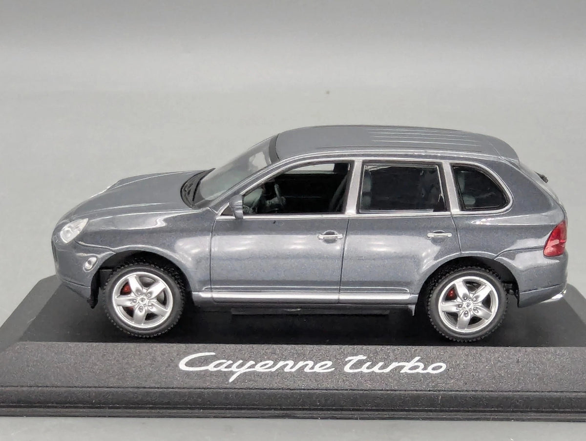 Modellautos 1:43 Minichamps Porsche Cayenne Turbo Grau Metallic WAP Dealer OVP