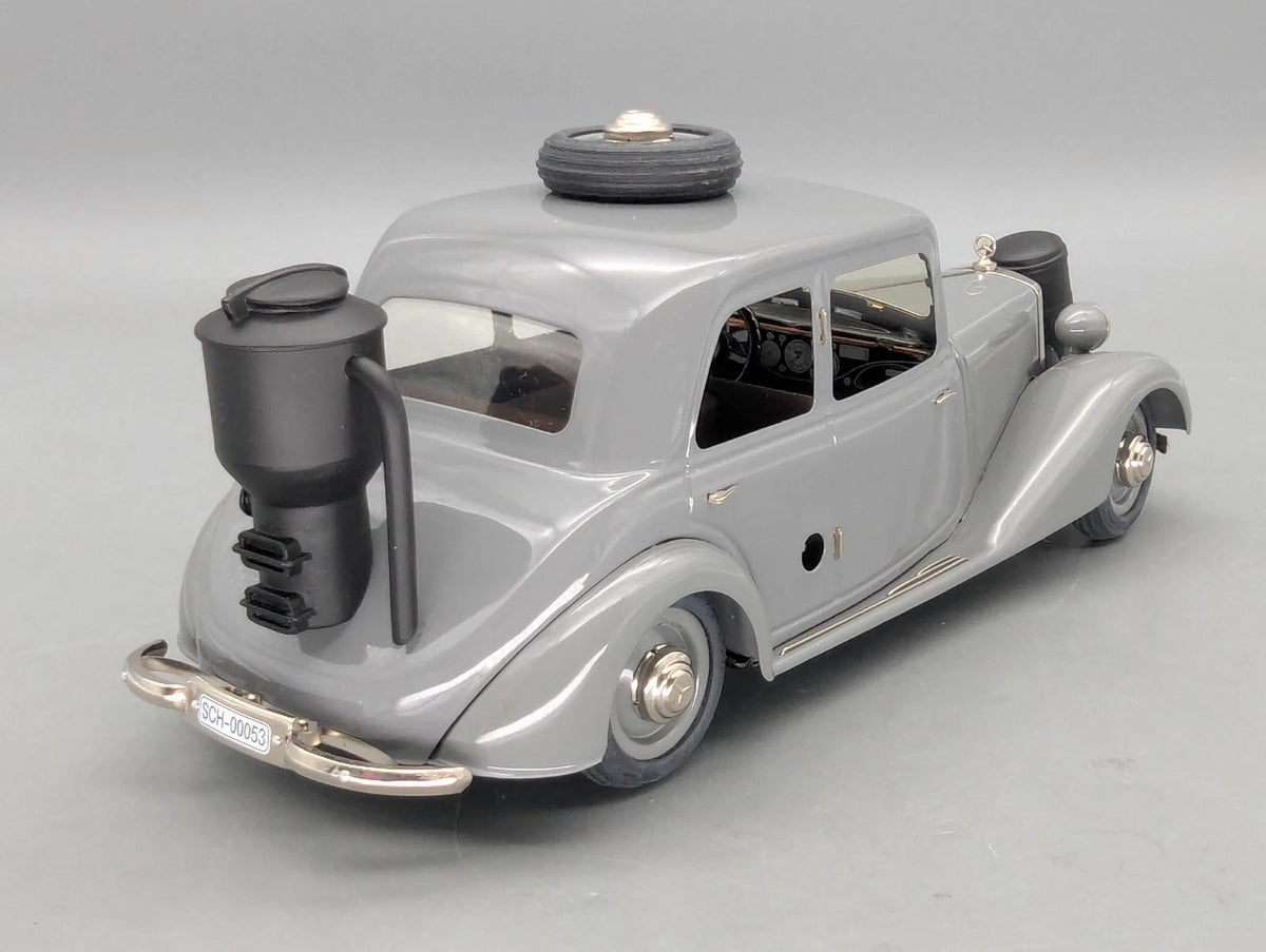 Modellautos 1:18 Schuco Mercedes Benz 170V Limousine mit Holzvergaser OVP