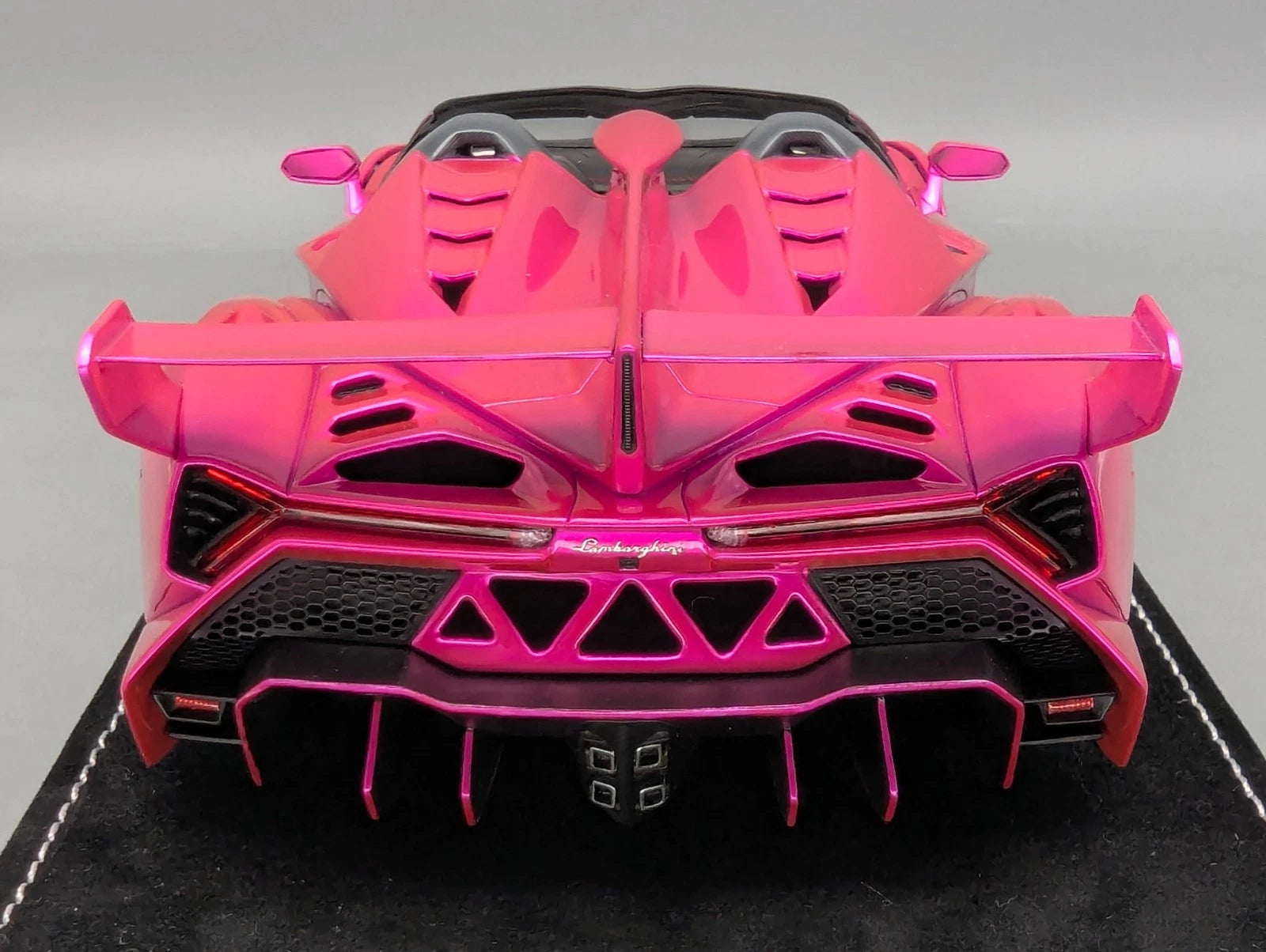 Modellautos 1:18 MR Collection Lamborghini Veneno Roadster mit OVP