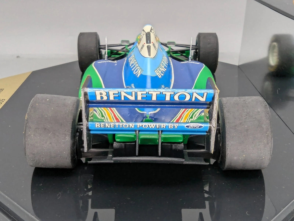 Modellautos 1:24 Onyx 5025 Bentton Ford B194 Australian GP #5 Schumacher Vitrine