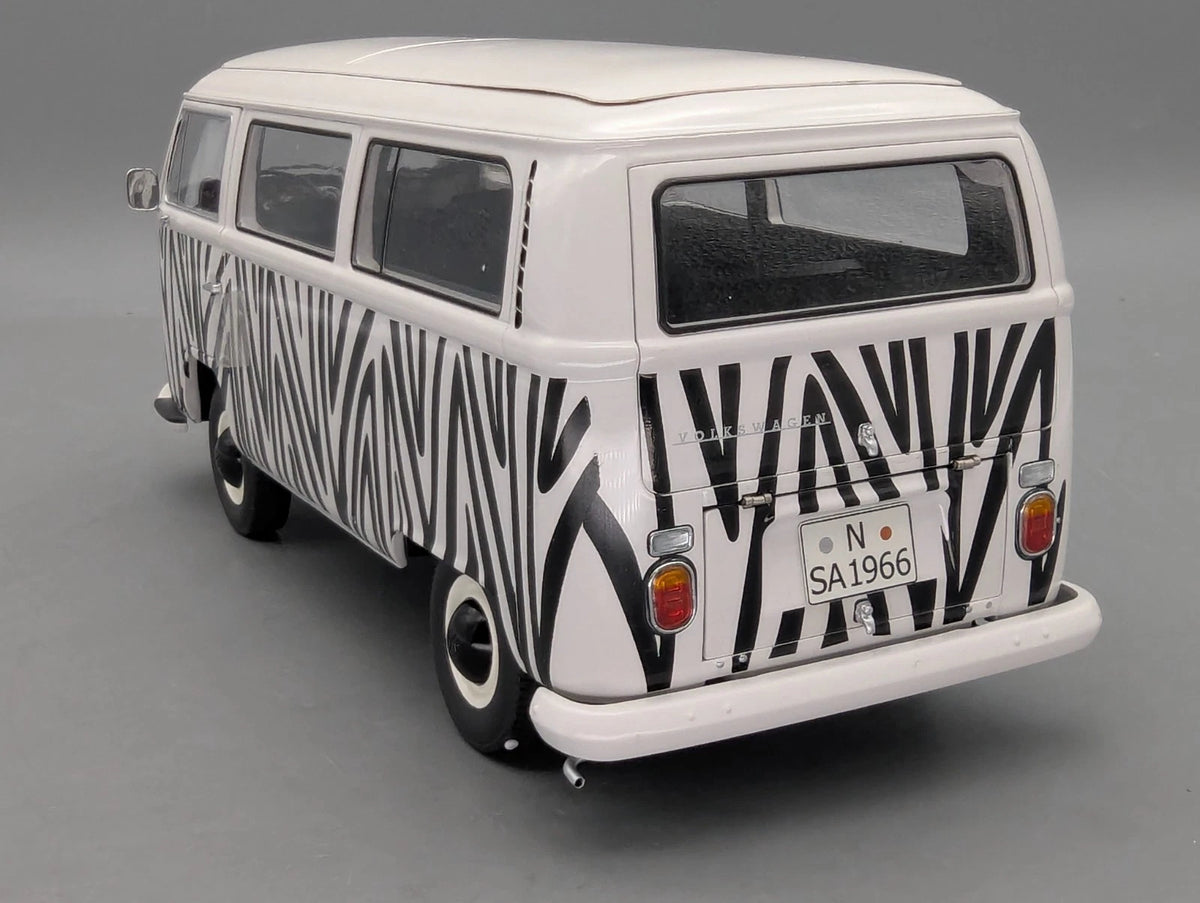 Modellautos 1:18 Schuco Volkswagen VW T2a Bus Safari mit OVP