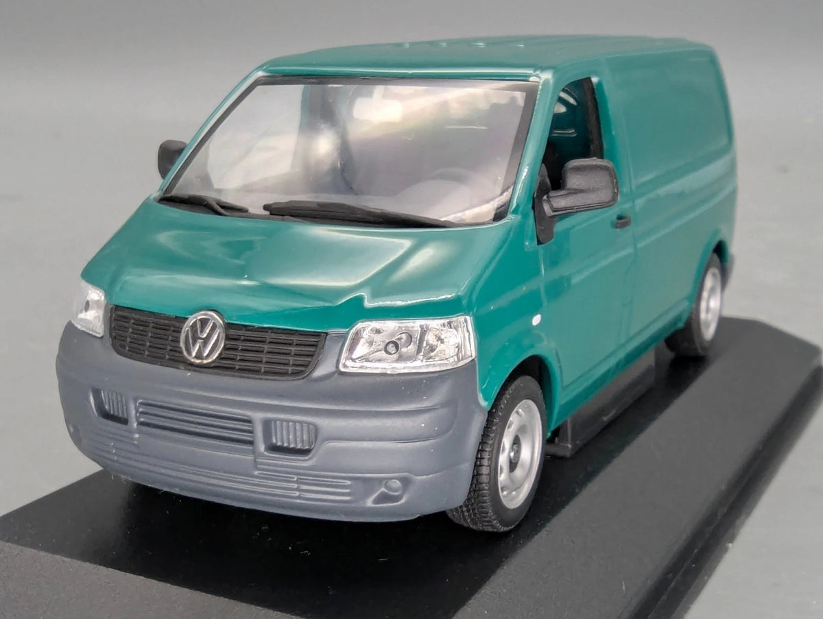 Modellautos 1:43 Minichamps VW T5 California Friesen Grün mit Dealer OVP
