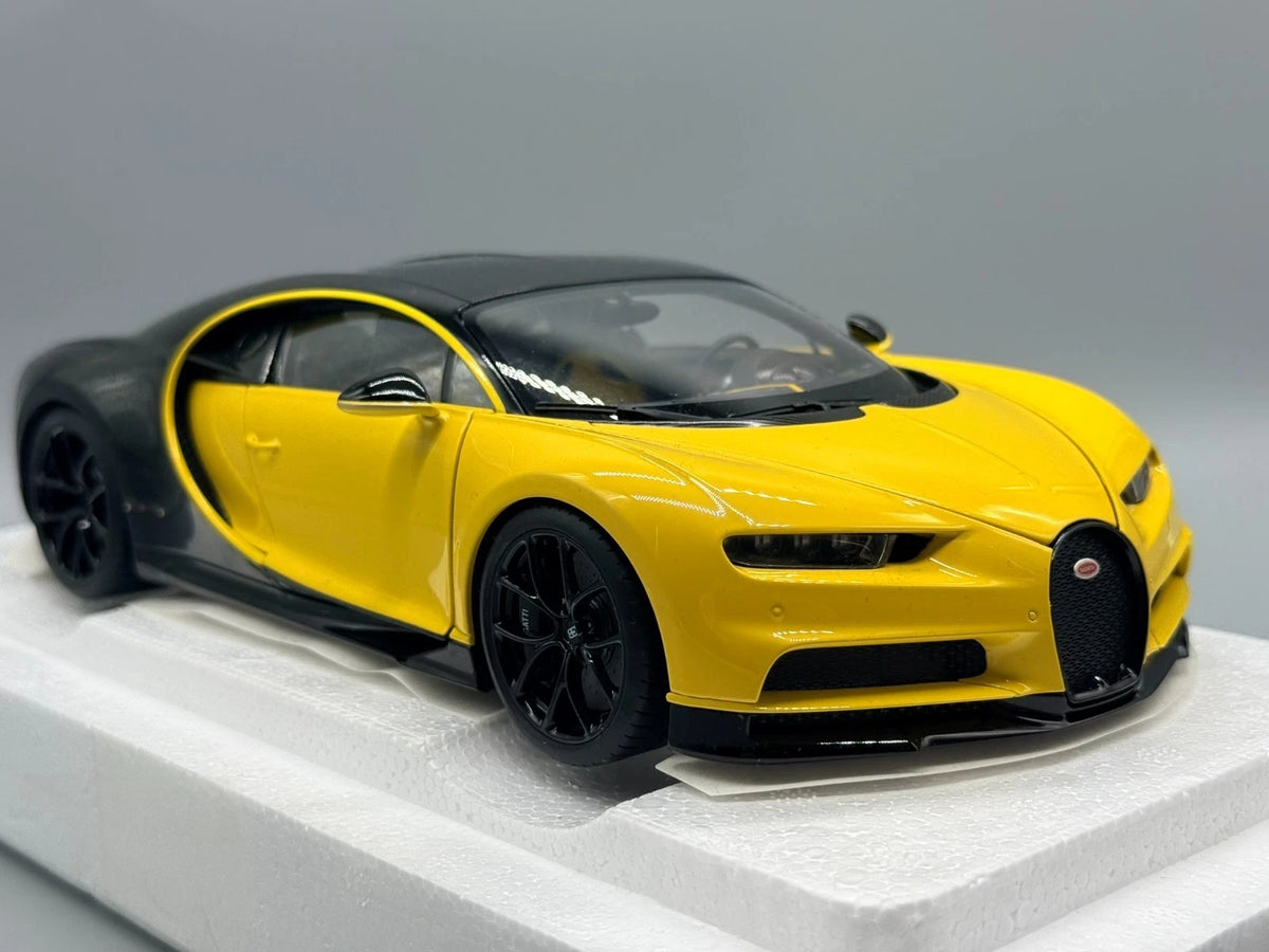 Modellautos 1:18 Autoart Bugatti Chiron mit OVP