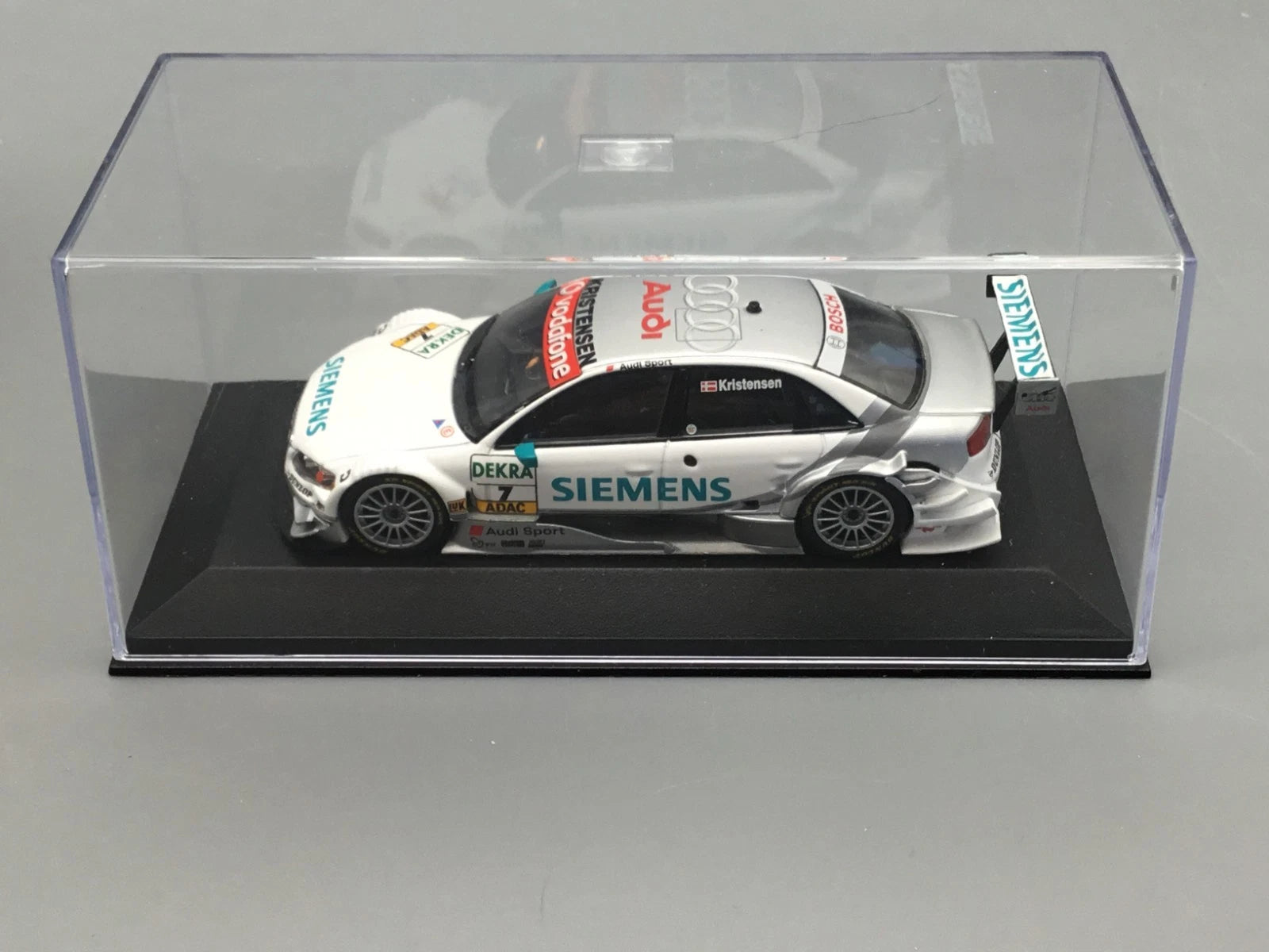 Modellautos 1:43 Minichamps Audi A4 DTM 2007 Kristensen #7 in OVP