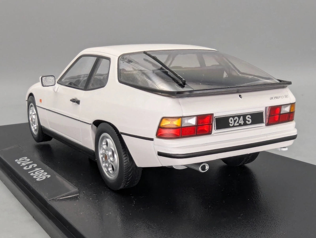 Modellautos 1:18 KK-Scale Porsche 924 S 1986 Weiß mit OVP