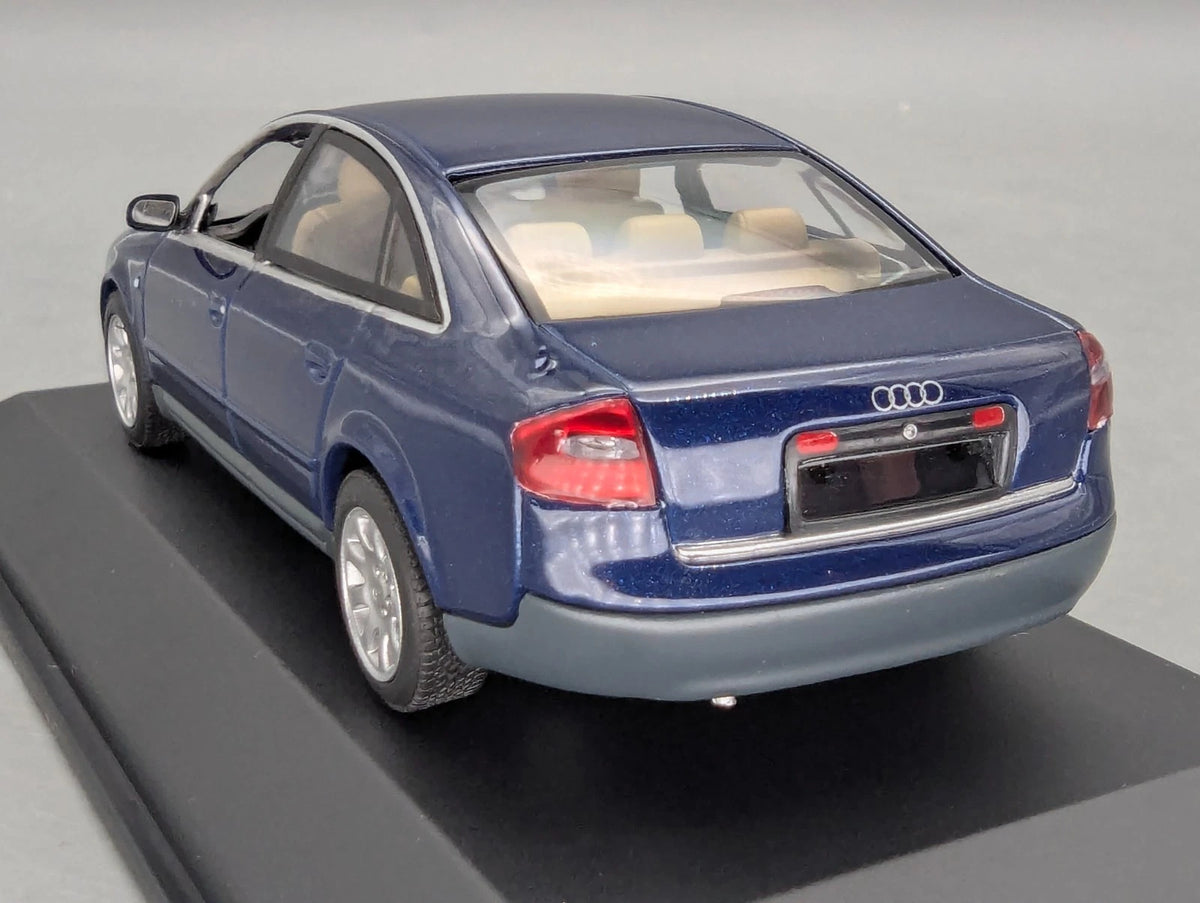 Modellautos 1:43 Minichamps Audi A6 Blau Metallic mit Dealer OVP