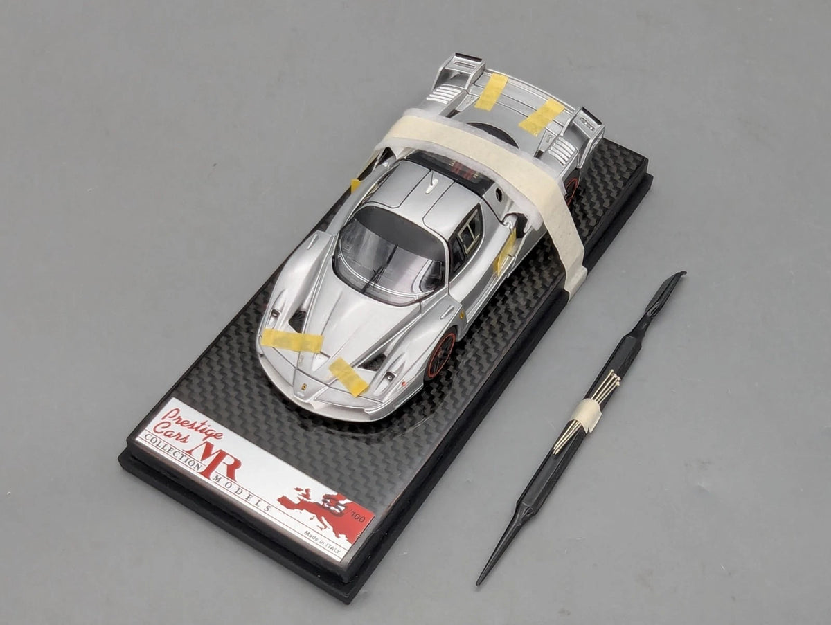 Modellautos 1:43 MR Ferrari FXX mit Open Door Funktion 55/100 Silber mit OVP