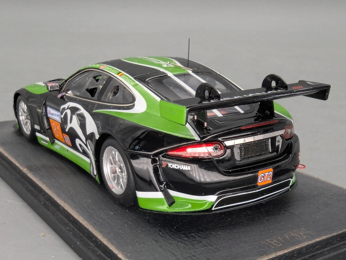 Modellautos 1:43 Spark  S2589 Jaguar XKRS 24h Le Mans 2010 #81 mit Vitrine