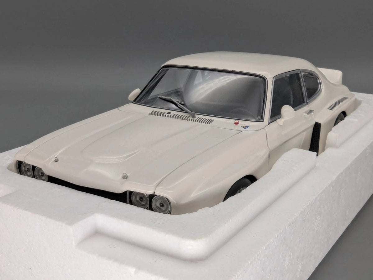 Modellautos 1:18 Minichamps Ford Capri RS 3100 1974 Weiß mit OVP