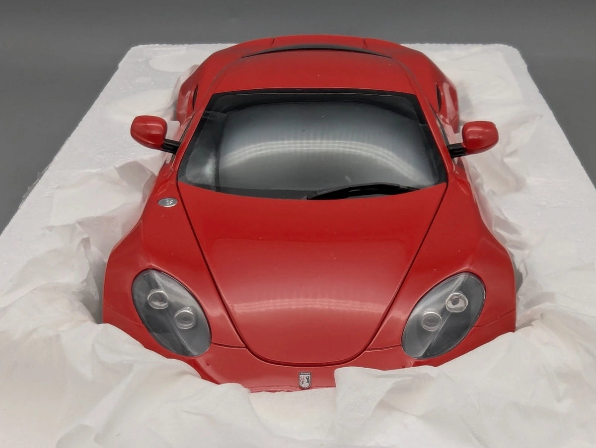 Modellautos 1:18 Revell Artega GT Feuerrot mit OVP