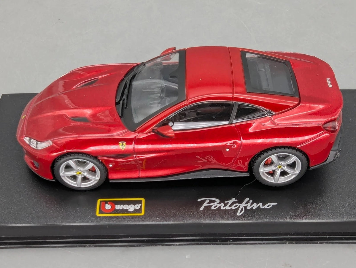 Modellautos 1:43 Bburago Ferrari Portofino Rot Metallic in Vitrine mit OVP