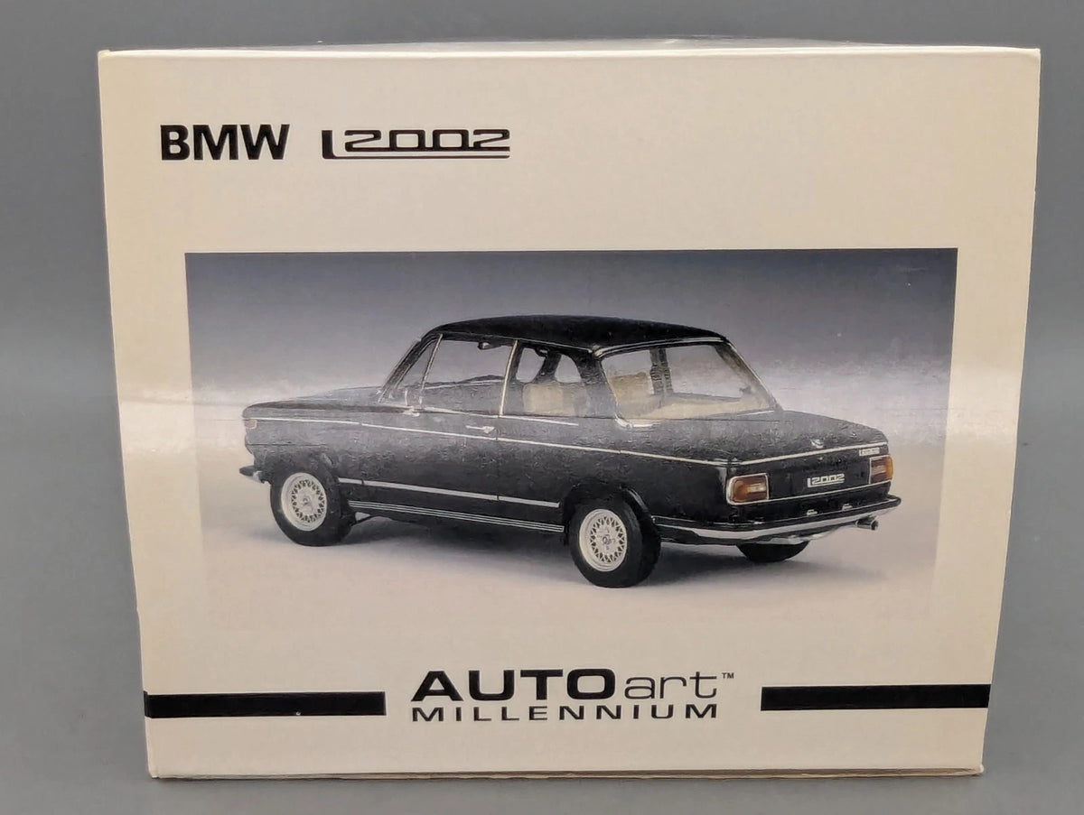Modellautos 1:18 AUTOart Millenium 70503 BMW 2002 L Black mit OVP