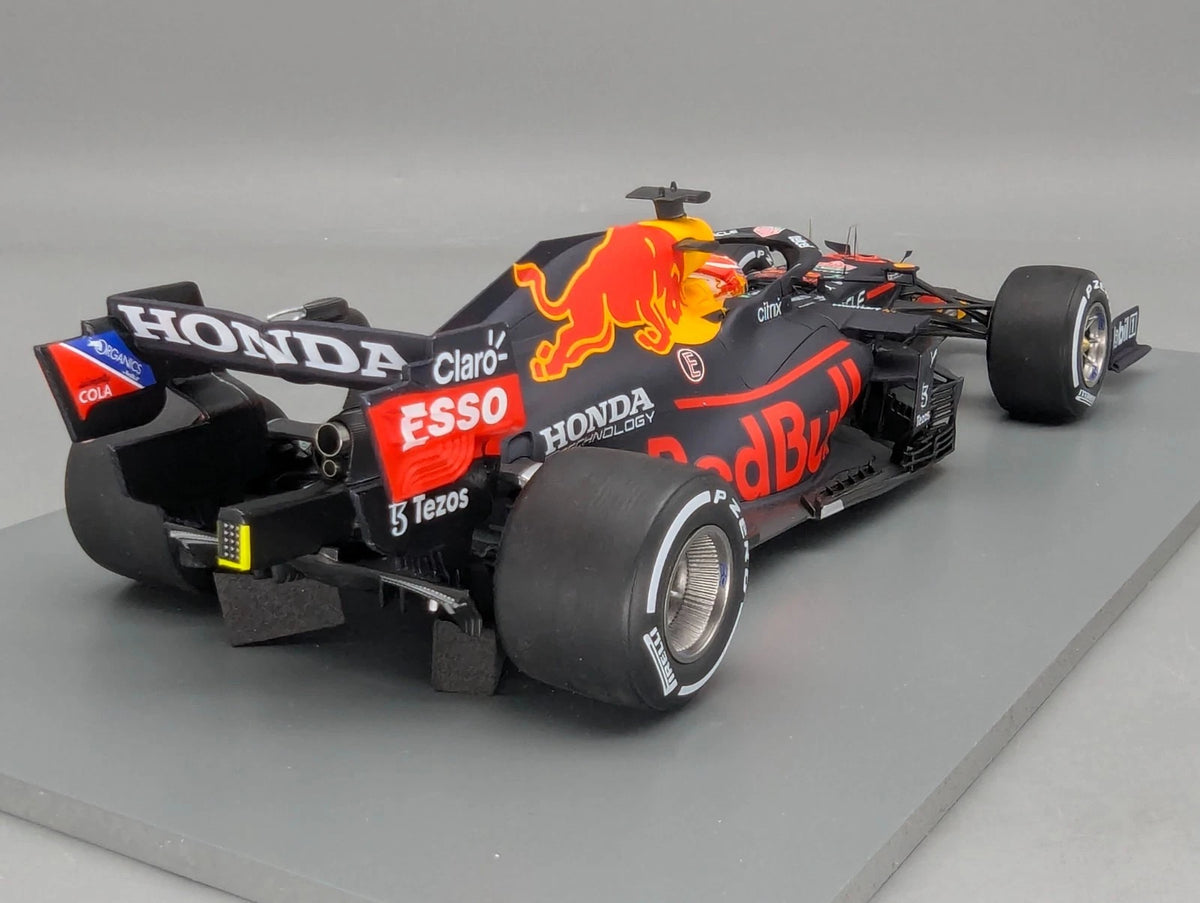 Modellautos 1:18 Spark Honda  Red Bull RB16B WINNER  NL 2021 #33 Verstappen OVP