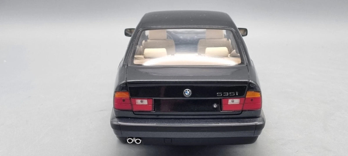 Modellautos 1:18 Minichamps 100 024000 BMW 535i 1988 black OVP