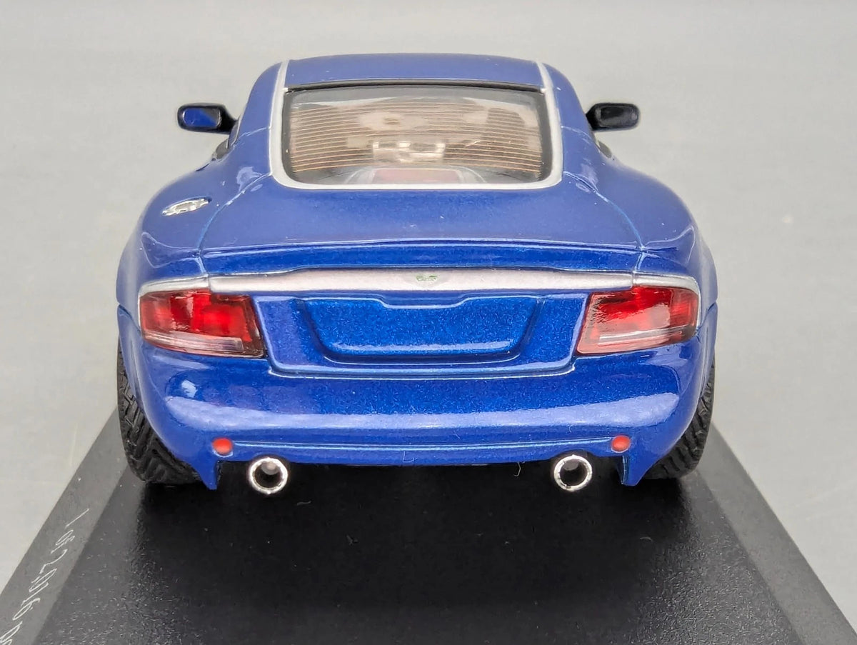 Modellautos 1:43 Minichamps Aston Martin Vanquish 2002 Blau Metallic mit OVP
