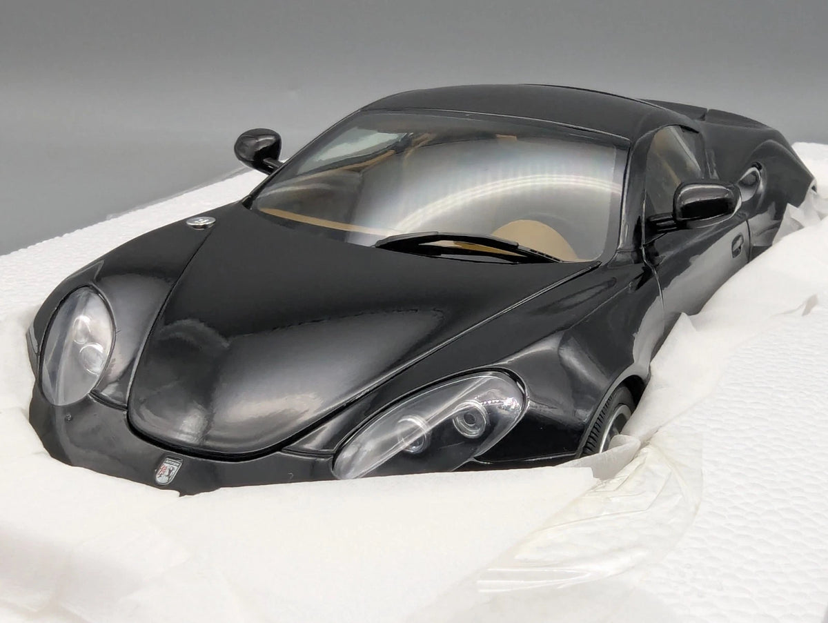 Modellautos 1:18 Revell Artega GT Nachtschwarz mit OVP