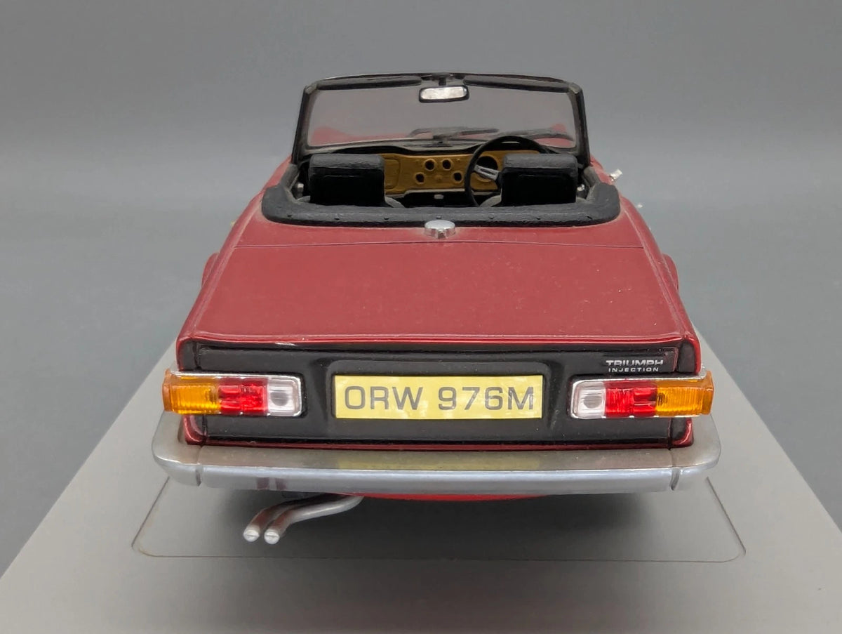 Modellautos 1:18 Britains Ertl Triumph TR6  Rot mit OVP