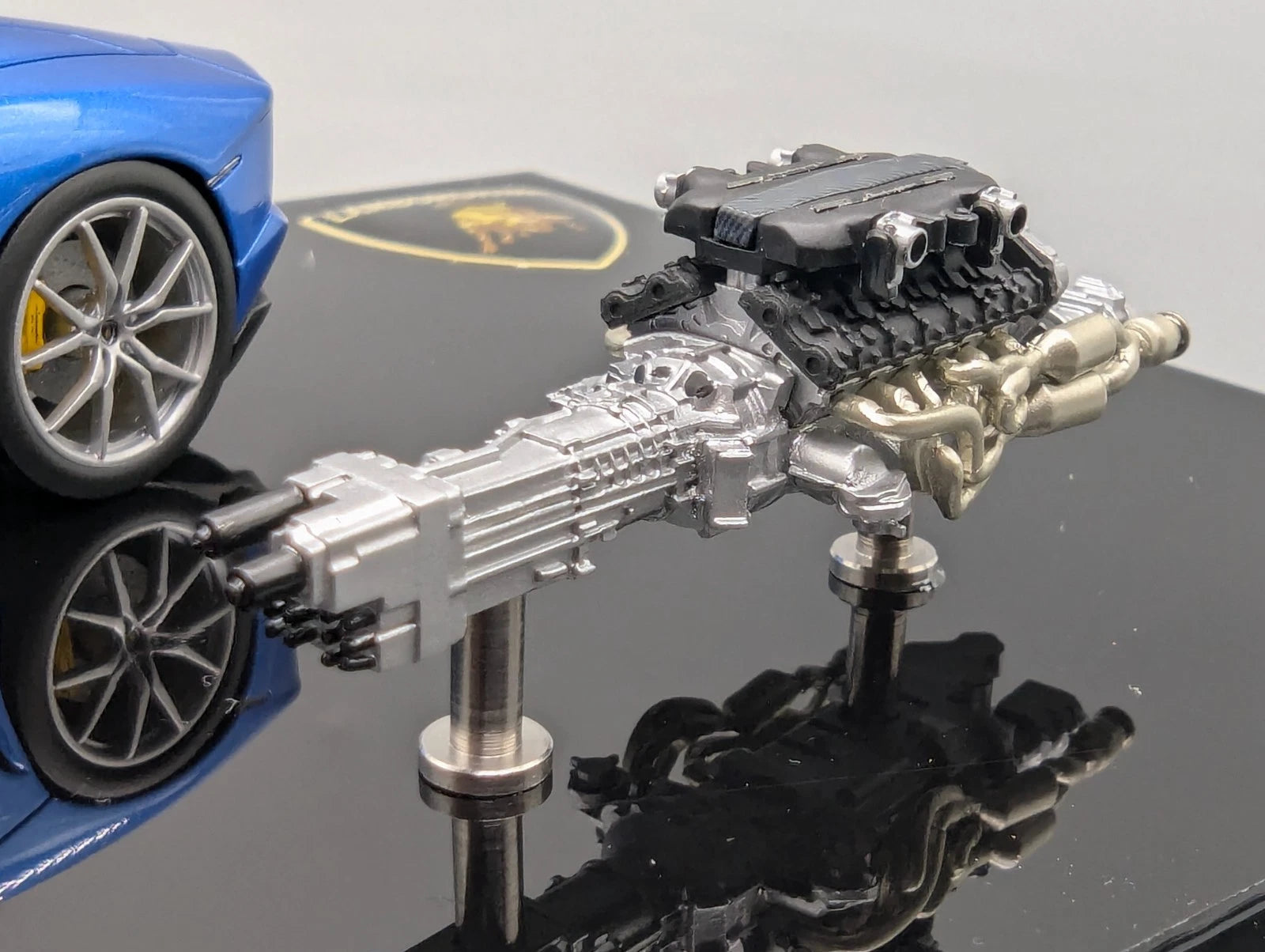 Eidolon Make Up 1:43 Lamborghini Aventador LP700-4 Roadster 2012 Engine Set OVP