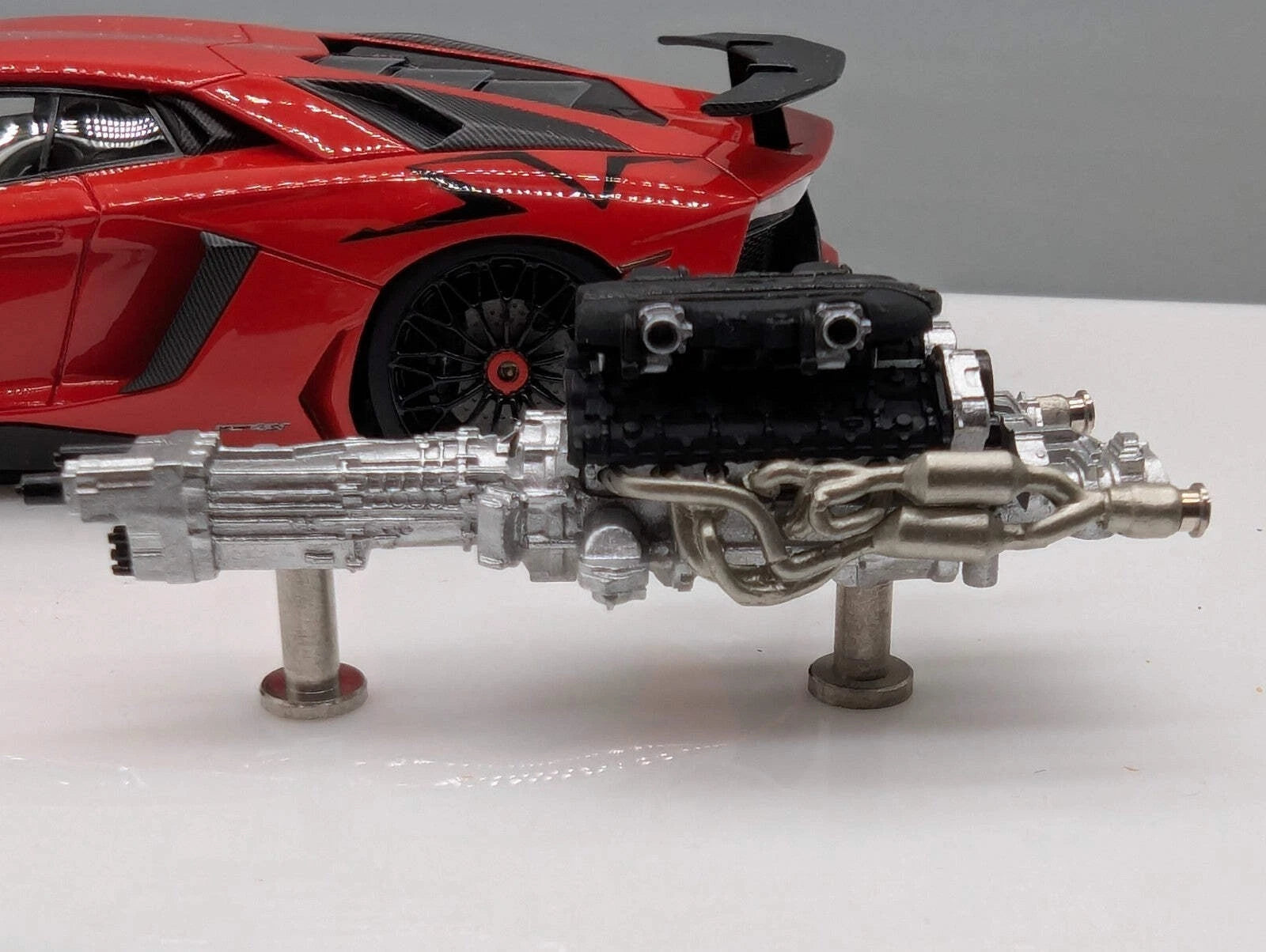 Eidolon Make Up 1:43 Lamborghini Aventador LP750-4 SV 2015 Engine Set 03/30 OVP