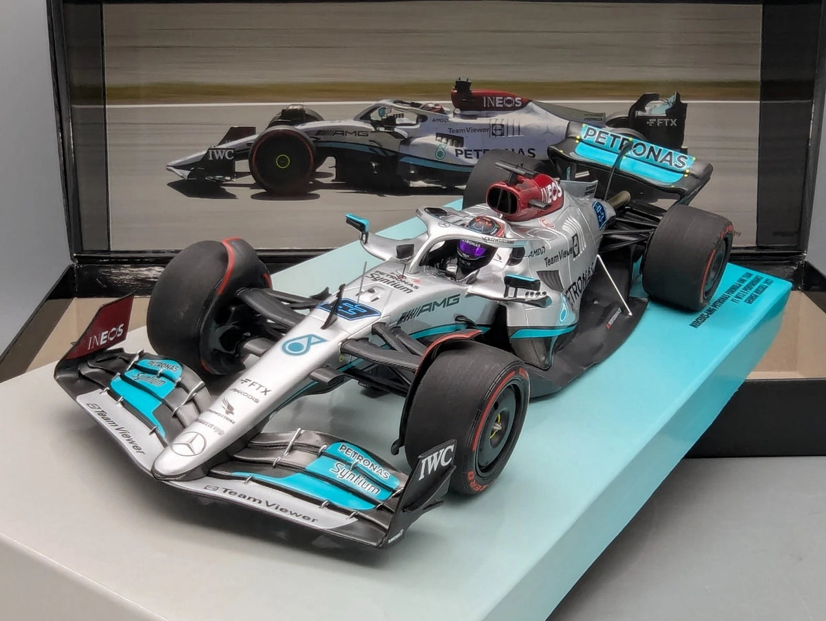 Modellautos 1:18 Minichamps Mercedes AMG F1 W13 E Performance #63 G. Russell OVP