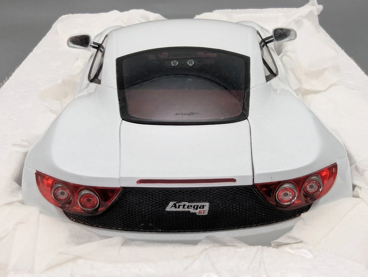 Modellautos 1:18 Revell Artega GT Schneeweiß mit OVP