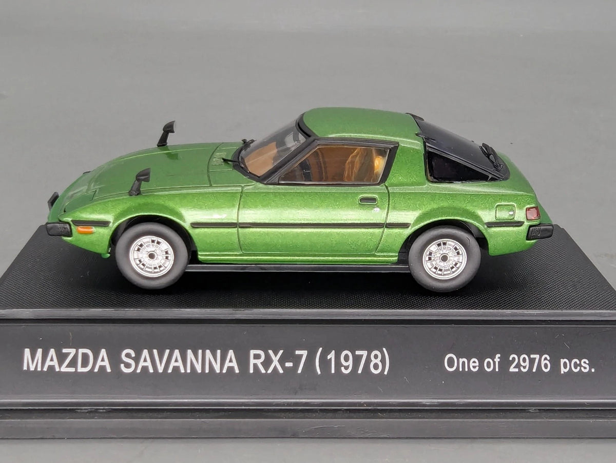 Modellautos 1:43 MMP Mazda Savanna RX-7 1978 Grün Metallic mit Vitrine