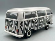 Modellautos 1:18 Schuco Volkswagen T2a Bus Safari mit OVP