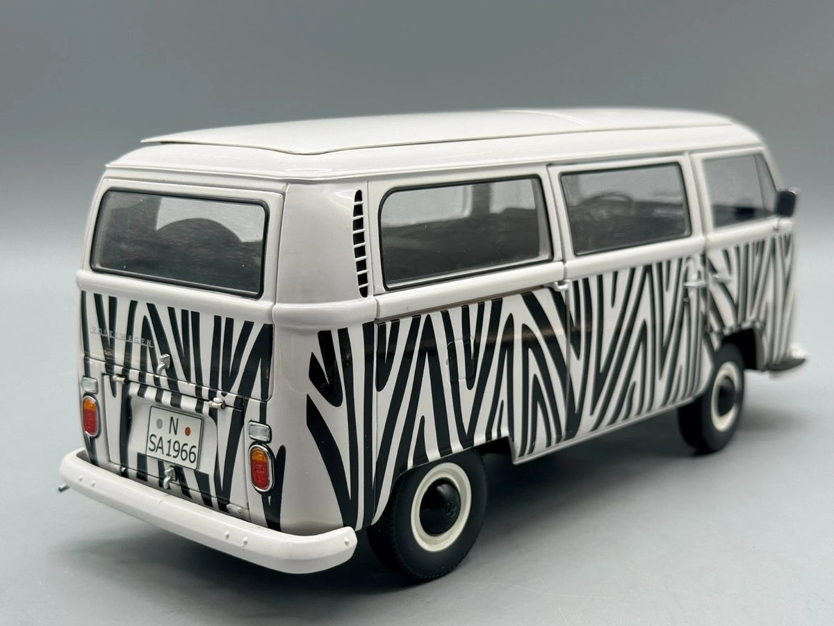 Modellautos 1:18 Schuco Volkswagen T2a Bus Safari mit OVP