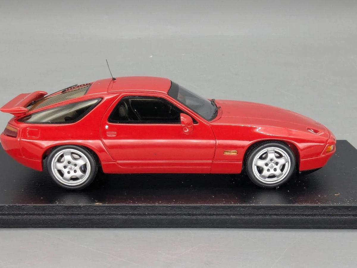 Modellautos 1:43 Spark PD04311016 Porsche 928 GTS Rot mit OVP