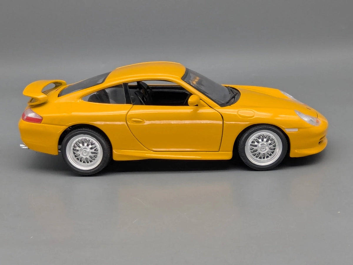 Modellautos 1:18 Bburago Gold Edition Porsche 911 GT3 Straße Gelb mit OVP