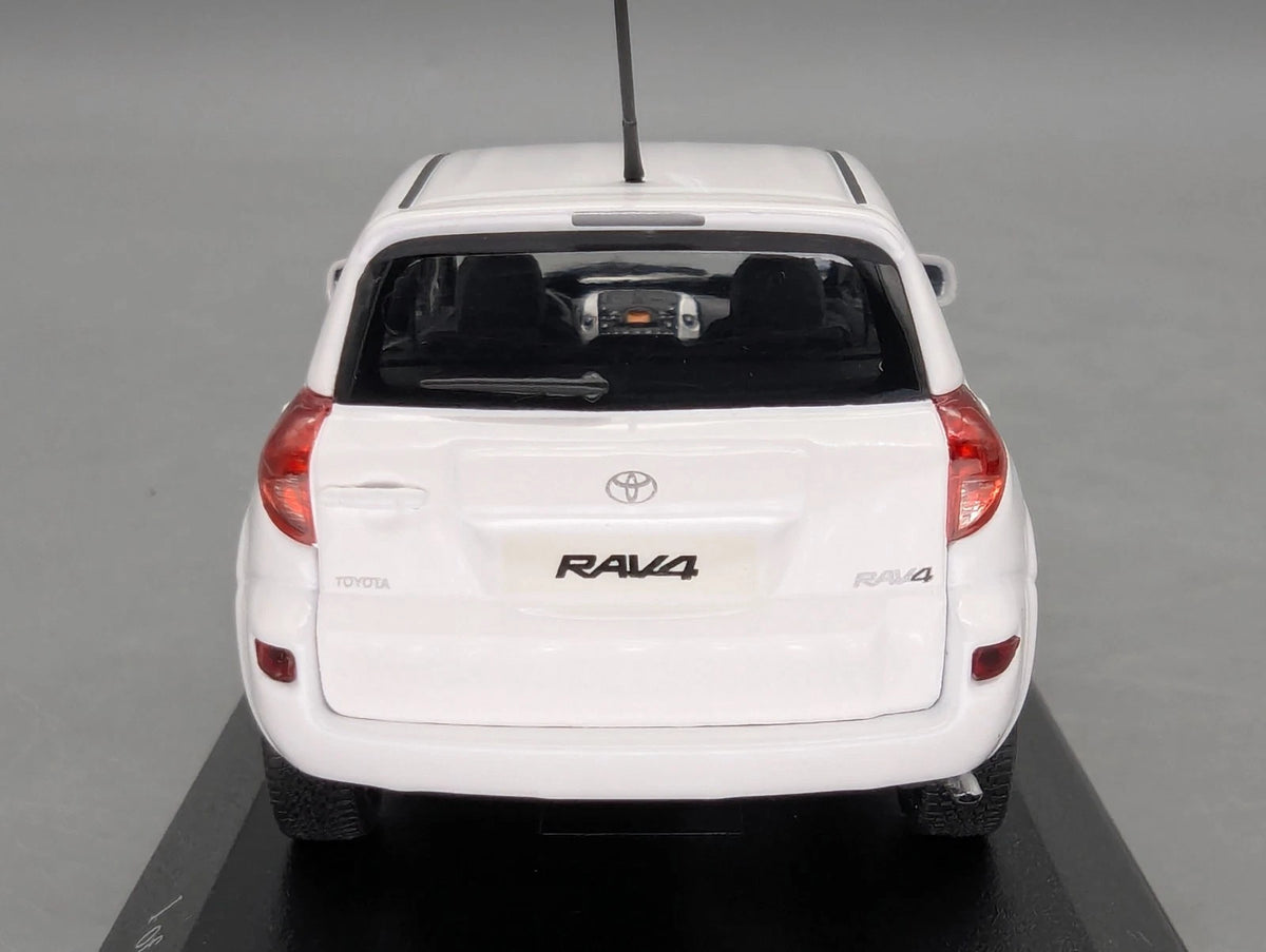 Modellautos 1:43 Minichamps Toyota RAV4 2006 White Schneeweiß mit OVP